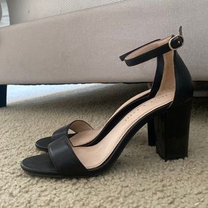 KELLY & KATIE Black High Heels